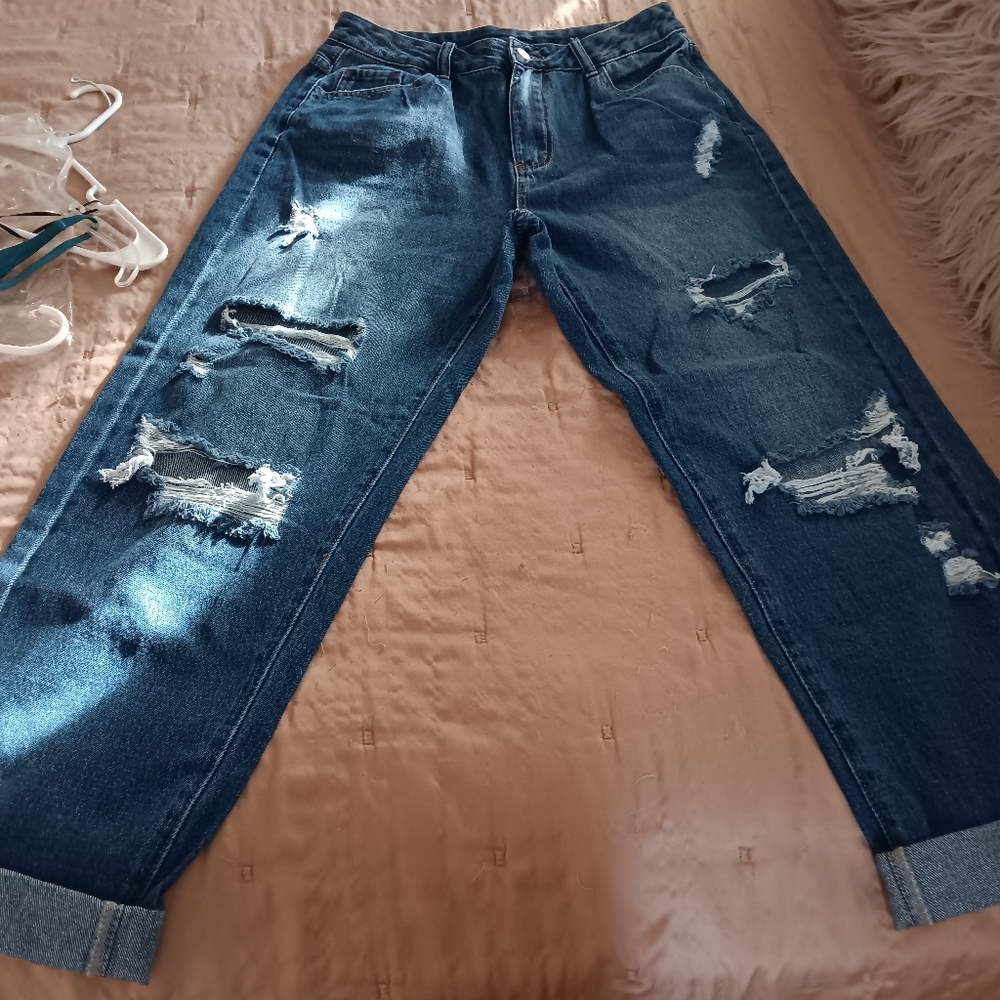 NIB Dark Blue Hi Rise Mom Jeans Size 32
